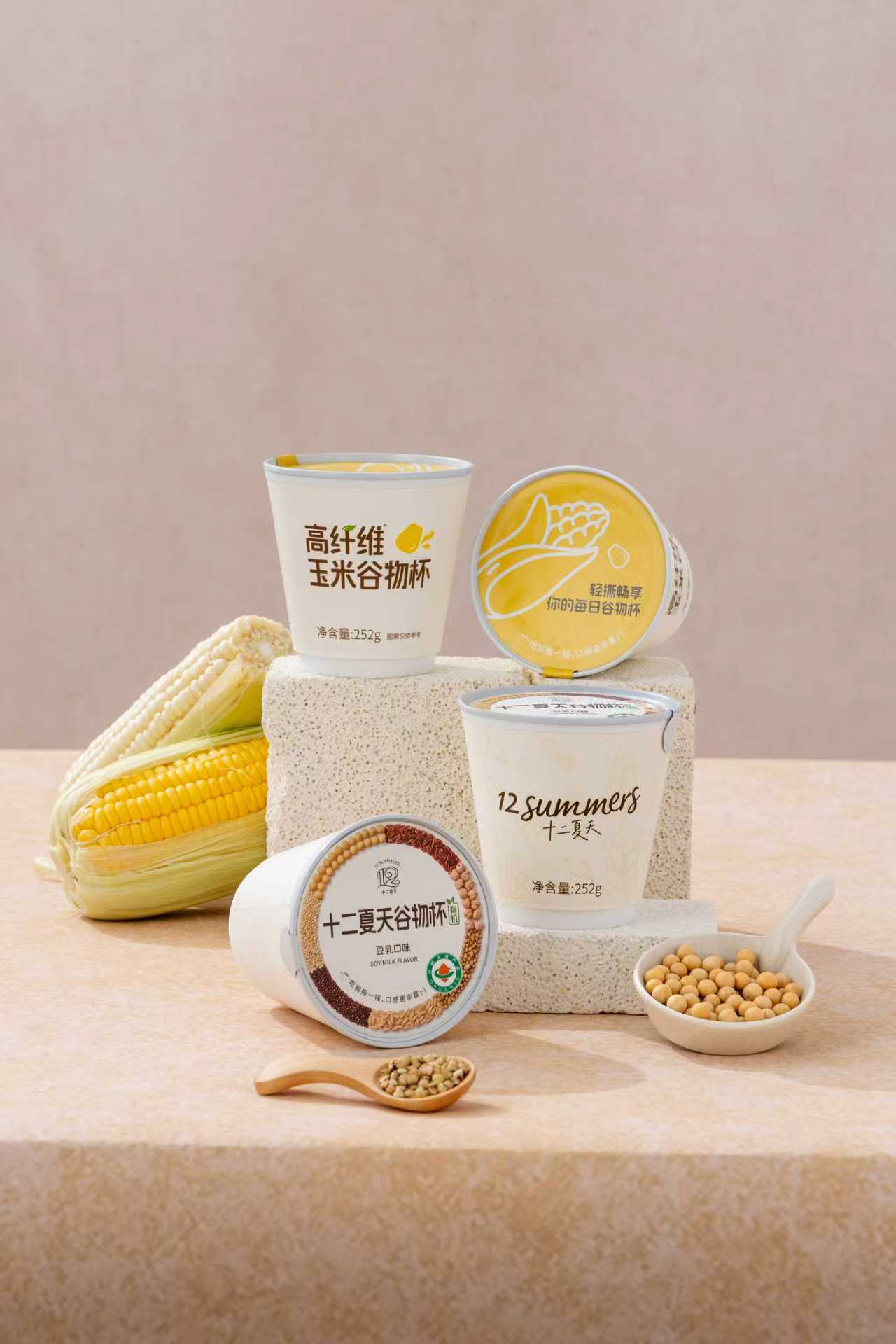 • Launched the cereal cup product series and was certified by CHC (ShangPu Group) as the pioneer of the cereal cup category for 12SUMMERS.