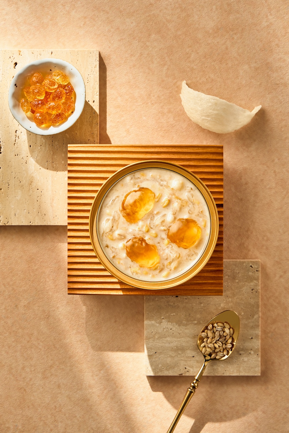 Bird’s Nest Milk Stew with Peach Gum