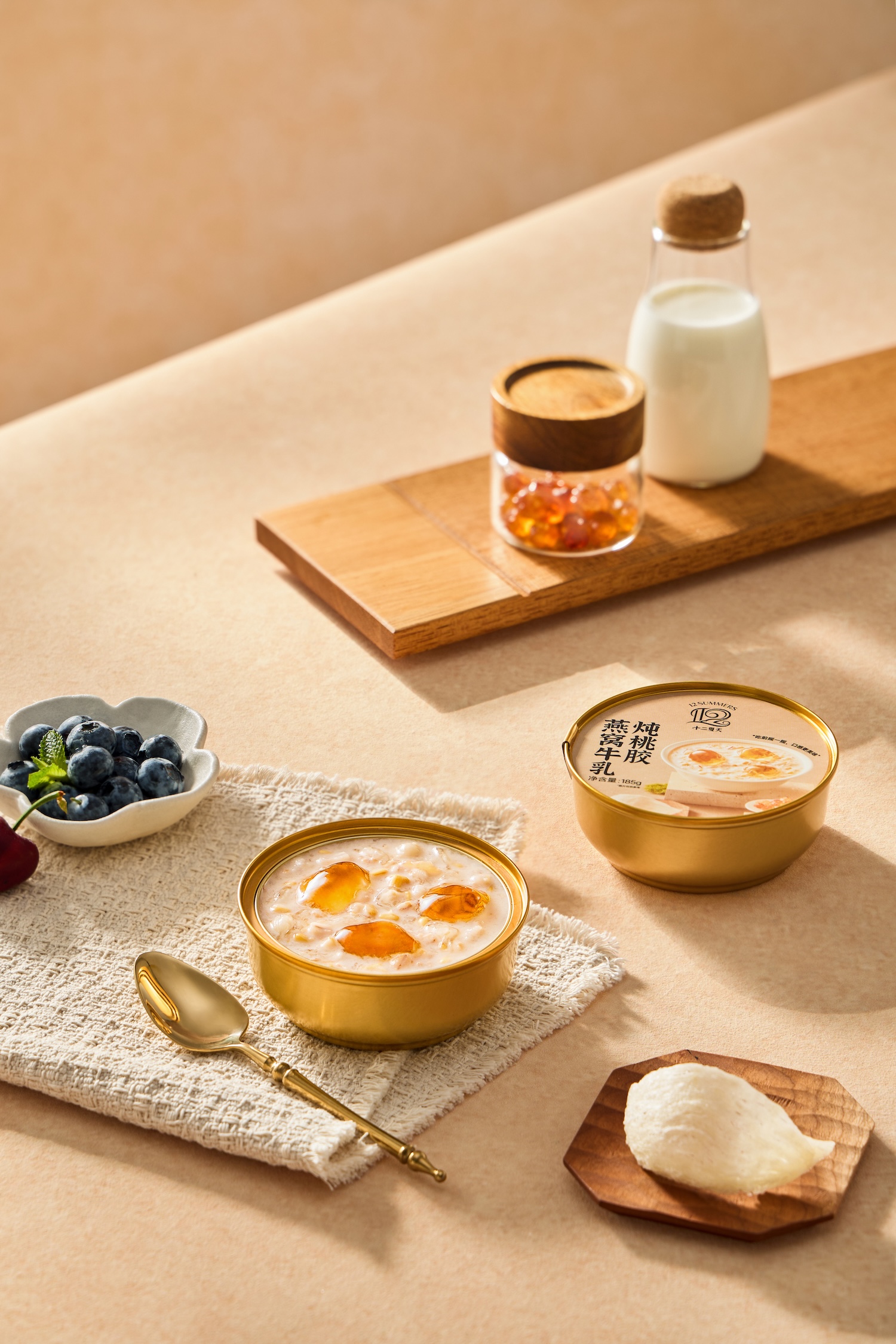 Bird’s Nest Milk Stew with Peach Gum
